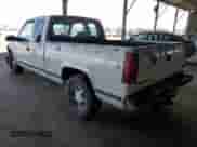 1998 GMC Sierra 1500 z VIN 2GTEC19M2W1527172, wystawiony jako Copart lot #54932665 z przebiegiem 294 133 mil mil oraz Szkoda całkowita • Salvage title. Historia ofert i sprzedaży dostępna na DreamBid. Obrazek 2.