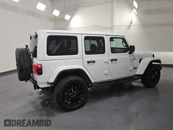 2025 Jeep Wrangler Sahara with VIN 1C4RJXP62SW578124, listed as a Copart auction lot 84775855 with 10,902 mi miles and Clean title. Bid and sale history available at DreamBid. Image 3.