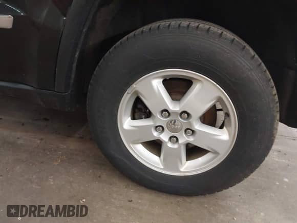 2011 Jeep Grand Cherokee Laredo с VIN 1J4RR4GGXBC687619, выставлен на аукционе IAAI как лот 42425033 с пробегом 157 036 миль миль и . История ставок и продаж доступна на DreamBid. Изображение 12.