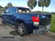 2007 Toyota Tundra SR5 z VIN 5TBET54117S455677, wystawiony jako Copart lot #74101544 z przebiegiem Nie podano mil oraz Szkoda całkowita • Salvage title. Historia ofert i sprzedaży dostępna na DreamBid. Obrazek 2.