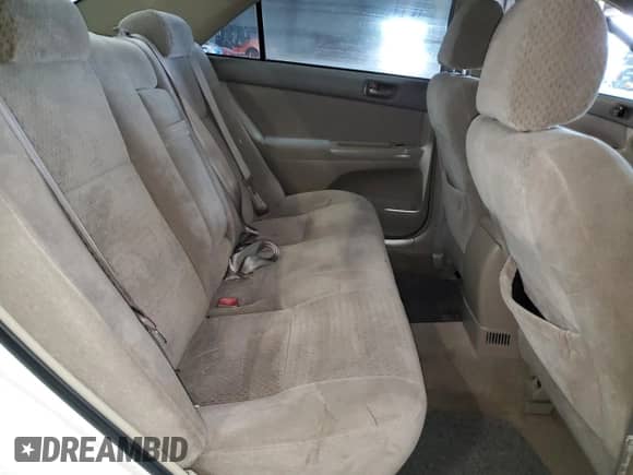 2004 Toyota Camry LE z VIN 4T1BE32K64U366419, wystawiony jako Copart lot #86129485 z przebiegiem 120 209 mil mil oraz Szkoda całkowita • Salvage title. Historia ofert i sprzedaży dostępna na DreamBid. Obrazek 10.