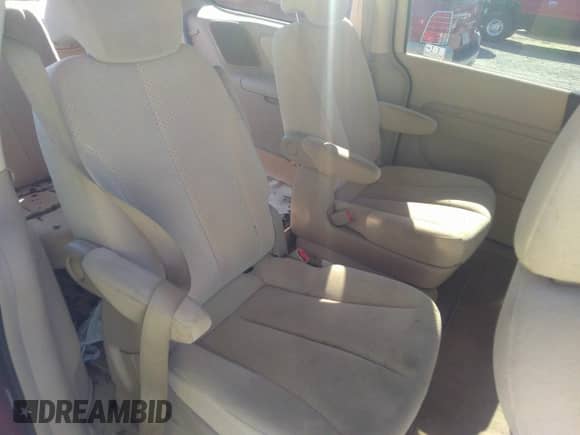 2007 Hyundai Entourage GLS с VIN KNDMC233176030075, выставлен на аукционе IAAI как лот 41629811 с пробегом 171 426 миль миль и . История ставок и продаж доступна на DreamBid. Изображение 8.