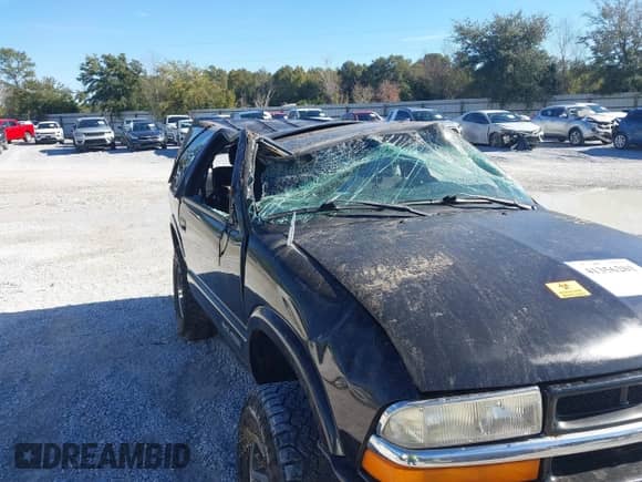 2000 Chevrolet Blazer LS с VIN 1GNCS18W5YK255241, выставлен на аукционе IAAI как лот 41356201 с пробегом 232 844 миль миль и . История ставок и продаж доступна на DreamBid. Изображение 6.