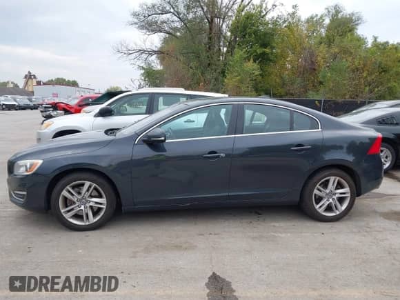 2015 Volvo S60 T5 Premier с VIN YV1612TBXF1309990, выставлен на аукционе IAAI как лот 43453287 с пробегом 135 089 миль миль и . История ставок и продаж доступна на DreamBid. Изображение 14.