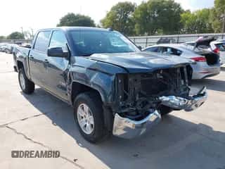 2018 Chevrolet Silverado 1500 LT z VIN 3GCPCREC4JG458523, wystawiony jako IAAI lot #43232138 z przebiegiem 116 923 mil mil oraz . Historia ofert i sprzedaży dostępna na DreamBid. Obrazek 6.