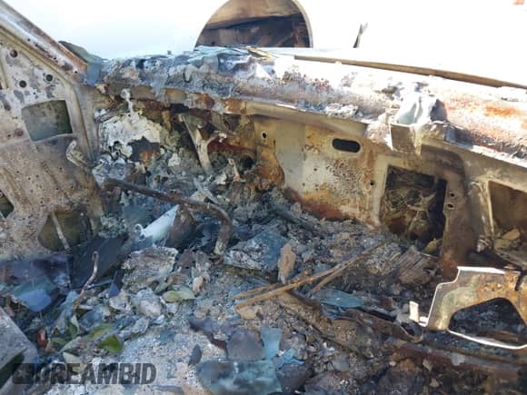 2000 Chevrolet S-10 LS with VIN 1GCDT14W3YK137589, listed as a IAAI auction lot 43352291 with Not provided miles and . Bid and sale history available at DreamBid. Image 7.