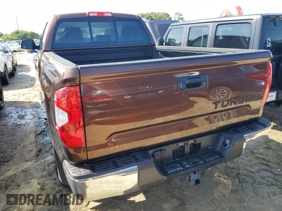 2015 Toyota Tundra Limited z VIN 5TFSY5F10FX186766, wystawiony jako Copart lot #73849804 z przebiegiem Nie podano mil oraz Szkoda całkowita • Salvage title. Historia ofert i sprzedaży dostępna na DreamBid. Obrazek 6.