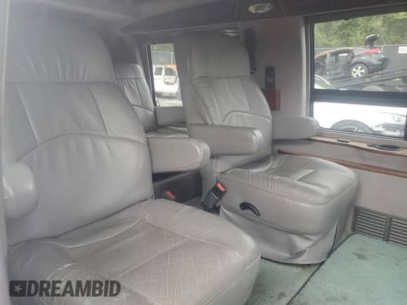2000 Dodge Cargo Conversion with VIN 2B6HB11Y2YK164727, listed as a Copart auction lot 72717204 with 139,191 mi miles and Salvage title. Bid and sale history available at DreamBid. Image 11.