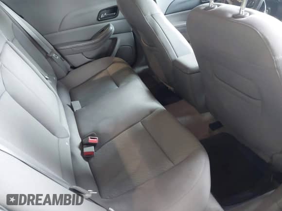 2014 Chevrolet Malibu LS с VIN 1G11B5SL4EF105074, выставлен на аукционе IAAI как лот 43393189 с пробегом 213 691 миль миль и . История ставок и продаж доступна на DreamBid. Изображение 8.