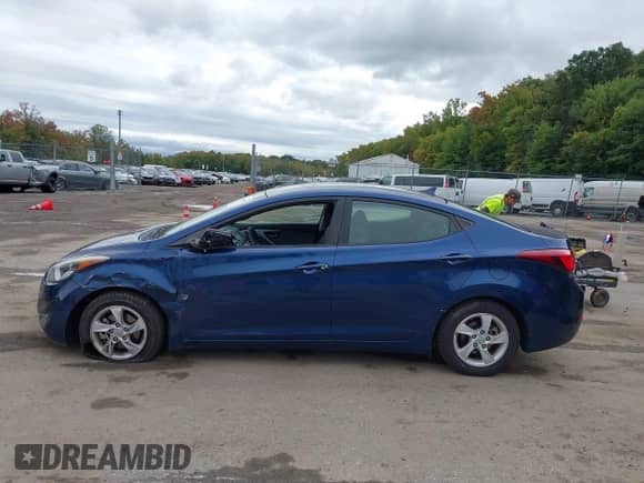 2015 Hyundai Elantra SE with VIN 5NPDH4AE2FH626902, listed as a IAAI auction lot 43408907 with 66,538 mi miles and . Bid and sale history available at DreamBid. Image 14.