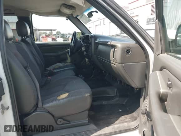 2007 Chevrolet Silverado 2500HD Work Truck с VIN 1GCHC29U47E156664, выставлен на аукционе IAAI как лот 42598454 с пробегом 271 132 миль миль и . История ставок и продаж доступна на DreamBid. Изображение 5.