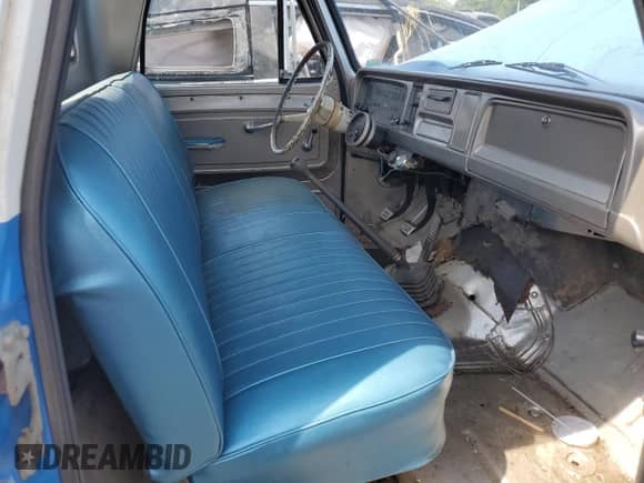 1964 Chevrolet Silverado 2500 с VIN 4C254H118852, выставлен на аукционе Copart как лот 61397894 с пробегом 20 241 миль миль и На запчасти • Non repairable. История ставок и продаж доступна на DreamBid. Изображение 7.