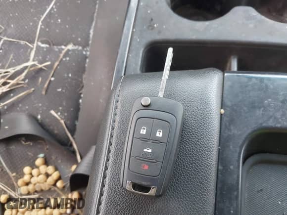 2018 Chevrolet Silverado 1500 LT with VIN 3GCUKREC9JG562169, listed as a IAAI auction lot 43220961 with 143,086 mi miles and . Bid and sale history available at DreamBid. Image 11.