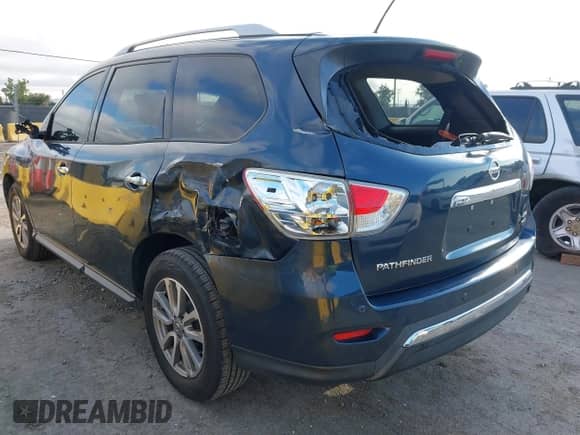 2015 Nissan Pathfinder Platinum with VIN 5N1AR2MM7FC631429, listed as a IAAI auction lot 42767506 with 126,342 mi miles and . Bid and sale history available at DreamBid. Image 6.