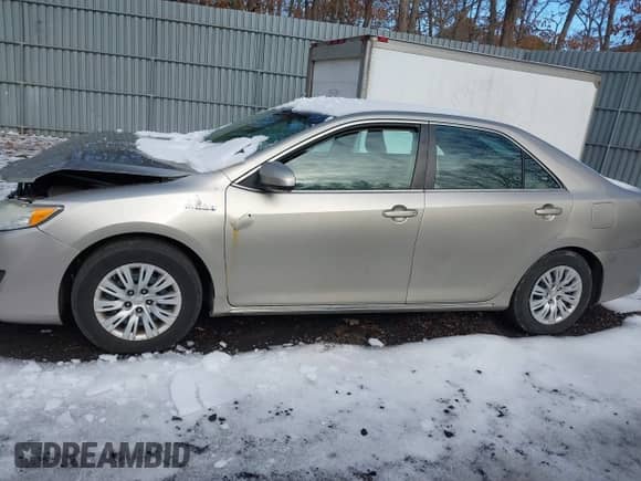 2013 Toyota Camry LE z VIN 4T1BD1FK6DU095847, wystawiony jako IAAI lot #41456690 z przebiegiem 72 984 mil mil oraz . Historia ofert i sprzedaży dostępna na DreamBid. Obrazek 14.