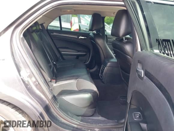 2020 Chrysler 300 Limited с VIN 2C3CCAEG2LH154486, выставлен на аукционе IAAI как лот 42146790 с пробегом 96 420 миль миль и . История ставок и продаж доступна на DreamBid. Изображение 8.