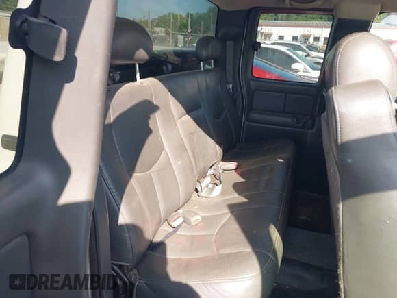 2003 Chevrolet Silverado 1500 LS с VIN 2GCEC19V031129446, выставлен на аукционе IAAI как лот 42781790 с пробегом 313 611 миль миль и . История ставок и продаж доступна на DreamBid. Изображение 8.