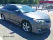 2014 Toyota Camry L z VIN 4T1BF1FK6EU438331, wystawiony jako IAAI lot #43094734 z przebiegiem 190 848 mil mil oraz . Historia ofert i sprzedaży dostępna na DreamBid. Obrazek 1.