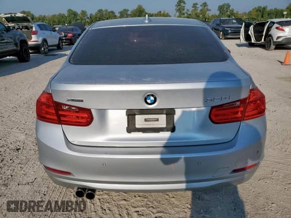 2015 BMW 3 Series 328i xDrive with VIN WBA3B5C53FF962789, listed as a Copart auction lot 84353185 with 98,174 mi miles and Salvage title. Bid and sale history available at DreamBid. Image 6.