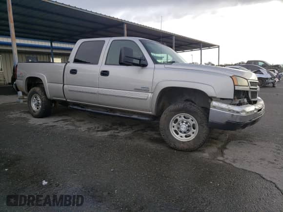 2007 Chevrolet Silverado 2500HD LT1 z VIN 1GCHK23D27F159679, wystawiony jako Copart lot #86856835 z przebiegiem 262 409 mil mil oraz Szkoda całkowita • Salvage title. Historia ofert i sprzedaży dostępna na DreamBid. Obrazek 4.