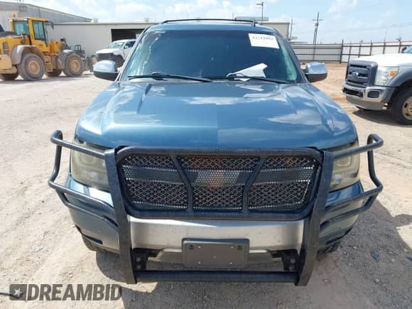 2008 Chevrolet Suburban 3LT z VIN 3GNFK16368G253088, wystawiony jako IAAI lot #42711992 z przebiegiem 284 112 mil mil oraz . Historia ofert i sprzedaży dostępna na DreamBid. Obrazek 6.