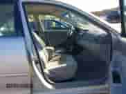 2002 Toyota Camry LE z VIN 4T1BE32K12U051024, wystawiony jako IAAI lot #43323194 z przebiegiem 173 974 mil mil oraz . Historia ofert i sprzedaży dostępna na DreamBid. Obrazek 5.