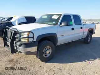 2004 Chevrolet Silverado 2500HD Work Truck z VIN 1GCHC23U14F185070, wystawiony jako IAAI lot #43422066 z przebiegiem 220 944 mil mil oraz . Historia ofert i sprzedaży dostępna na DreamBid. Obrazek 2.