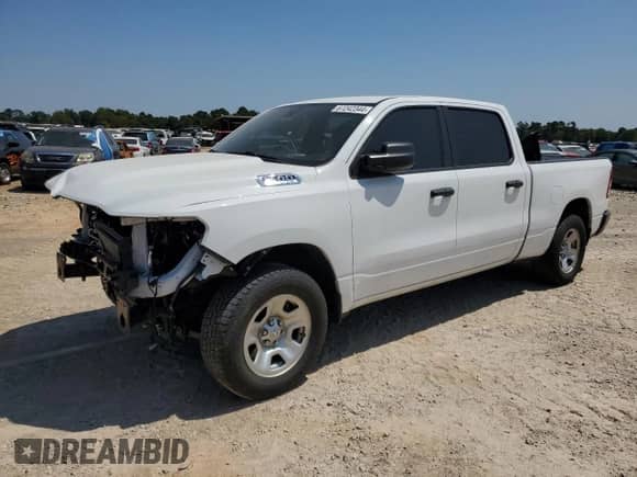 2022 Ram 1500 z VIN 1C6RRENG5NN241263, wystawiony jako Copart lot #67242344 z przebiegiem 83 443 mil mil oraz Szkoda całkowita • Salvage title. Historia ofert i sprzedaży dostępna na DreamBid. Obrazek 1.
