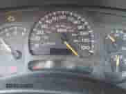 2004 Chevrolet Silverado 1500 Work Truck z VIN 1GCEC14X44Z282736, wystawiony jako IAAI lot #42307258 z przebiegiem 196 877 mil mil oraz . Historia ofert i sprzedaży dostępna na DreamBid. Obrazek 7.