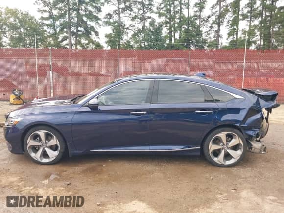 2018 Honda Accord Touring with VIN 1HGCV2F93JA046886, listed as a IAAI auction lot 43341908 with 80,507 mi miles and . Bid and sale history available at DreamBid. Image 15.