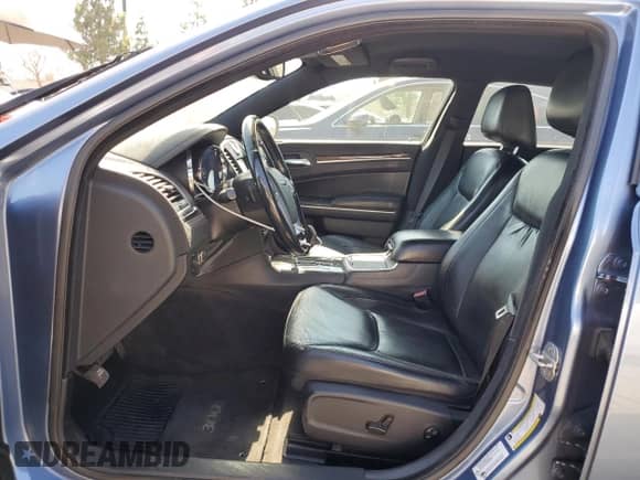 2011 Chrysler 300 Limited с VIN 2C3CA5CG4BH584387, выставлен на аукционе Copart как лот 66158565 с пробегом 160 967 миль миль и Списание • Salvage title. История ставок и продаж доступна на DreamBid. Изображение 7.