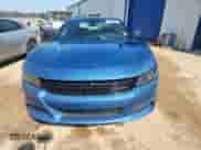 2022 Dodge Charger SXT z VIN 2C3CDXBGXNH169163, wystawiony jako Copart lot #80182365 z przebiegiem 69 551 mil mil oraz Czysty tytuł • Clean title. Historia ofert i sprzedaży dostępna na DreamBid. Obrazek 5.