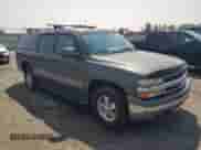 2001 Chevrolet Suburban LS z VIN 1GNFK16T91J286624, wystawiony jako Copart lot #66679705 z przebiegiem 175 100 mil mil oraz Szkoda całkowita • Salvage title. Historia ofert i sprzedaży dostępna na DreamBid. Obrazek 4.