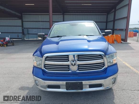 2015 Ram 1500 Outdoorsman z VIN 1C6RR7LT7FS622353, wystawiony jako IAAI lot #43201136 z przebiegiem 109 157 mil mil oraz . Historia ofert i sprzedaży dostępna na DreamBid. Obrazek 12.