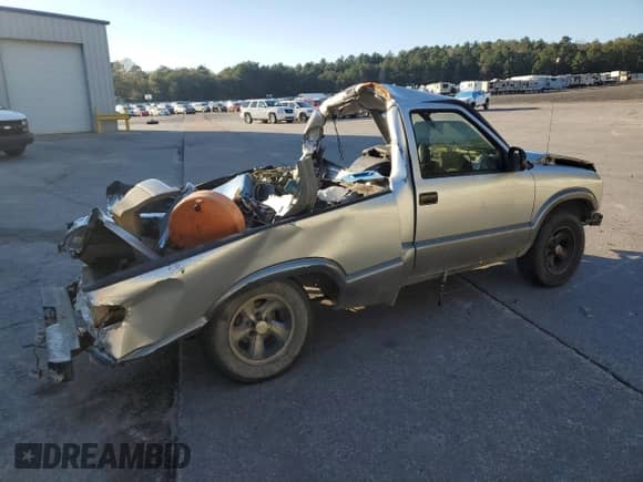 1995 Chevrolet S-10 с VIN 1GCCS14ZXS8133150, выставлен на аукционе Copart как лот 79944904 с пробегом 205 984 миль миль и Списание • Salvage title. История ставок и продаж доступна на DreamBid. Изображение 3.