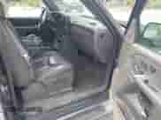 2004 Chevrolet Avalanche Z71 z VIN 3GNEK12T94G287716, wystawiony jako IAAI lot #42850235 z przebiegiem 262 184 mil mil oraz . Historia ofert i sprzedaży dostępna na DreamBid. Obrazek 5.