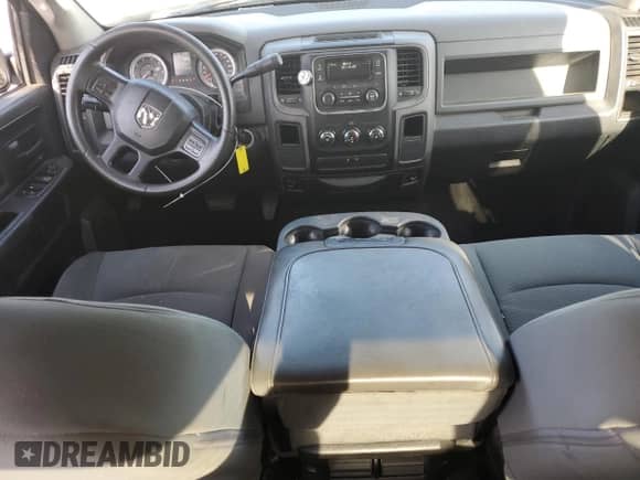 2013 Ram 1500 Tradesman z VIN 1C6RR6KT2DS532794, wystawiony jako Copart lot #85645984 z przebiegiem 157 225 mil mil oraz Szkoda całkowita • Salvage title. Historia ofert i sprzedaży dostępna na DreamBid. Obrazek 8.