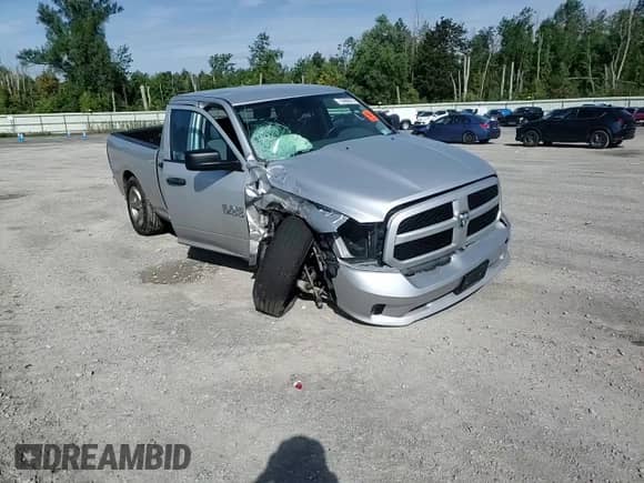2018 Ram 1500 Express z VIN 1C6RR7FG5JS167316, wystawiony jako Copart lot #70488805 z przebiegiem 146 665 mil mil oraz Szkoda całkowita • Salvage title. Historia ofert i sprzedaży dostępna na DreamBid. Obrazek 13.