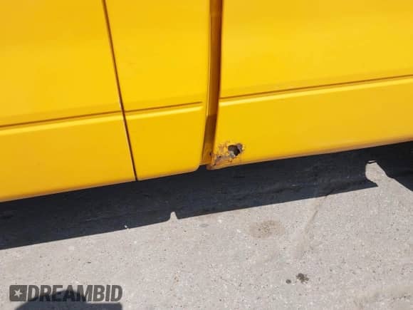 2011 Ford F-150 XL with VIN 1FTPF1CT4BKD95610, listed as a IAAI auction lot 43425398 with 157,970 mi miles and . Bid and sale history available at DreamBid. Image 6.