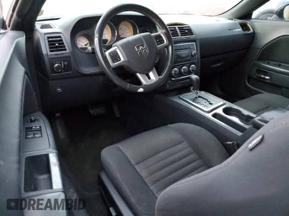 2013 Dodge Challenger SXT с VIN 2C3CDYAG8DH530444, выставлен на аукционе Copart как лот 83033524 с пробегом Не указан миль и Чистый • Clean title. История ставок и продаж доступна на DreamBid. Изображение 8.