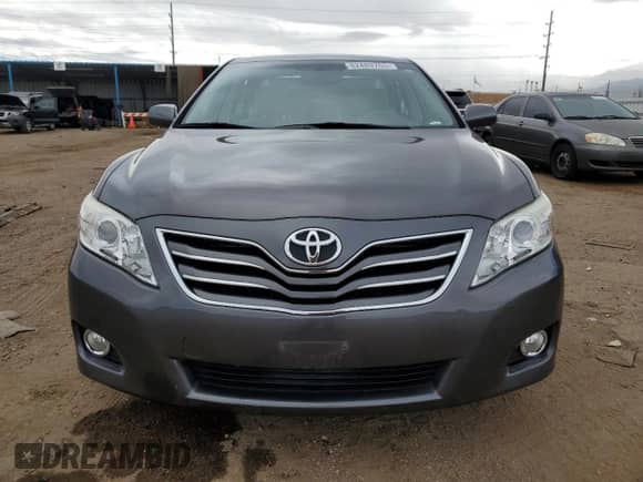 2010 Toyota Camry XLE z VIN JTNBK3EK1A3049573, wystawiony jako Copart lot #82489765 z przebiegiem 76 186 mil mil oraz Szkoda całkowita • Salvage title. Historia ofert i sprzedaży dostępna na DreamBid. Obrazek 5.