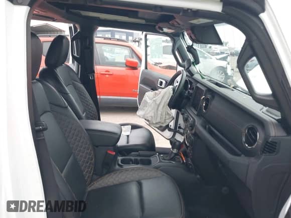 2023 Jeep Wrangler Sahara с VIN 1C4HJXEN7PW609994, выставлен на аукционе IAAI как лот 43203127 с пробегом 18 840 миль миль и . История ставок и продаж доступна на DreamBid. Изображение 5.