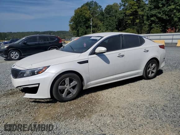 2015 Kia Optima LX with VIN KNAGM4A75F5535369, listed as a Copart auction lot 81656655 with 257,158 mi miles and Salvage title. Bid and sale history available at DreamBid. Image 1.