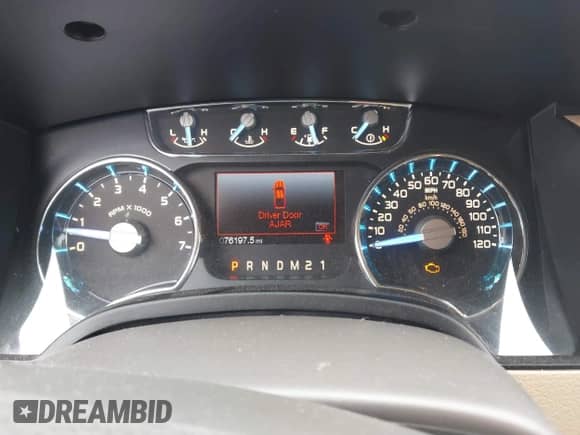 2011 Ford F-150 XLT z VIN 1FTFW1ET6BFC45645, wystawiony jako IAAI lot #42815576 z przebiegiem 76 197 mil mil oraz . Historia ofert i sprzedaży dostępna na DreamBid. Obrazek 7.