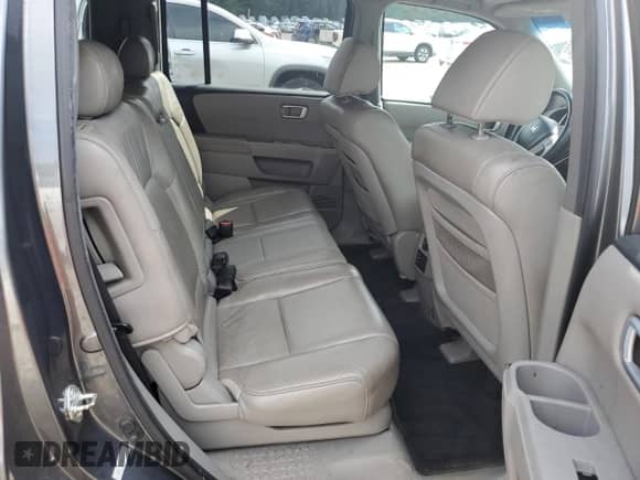 2011 Honda Pilot EX-L z VIN 5FNYF3H62BB046252, wystawiony jako Copart lot #83946065 z przebiegiem 142 559 mil mil oraz Czysty tytuł • Clean title. Historia ofert i sprzedaży dostępna na DreamBid. Obrazek 11.