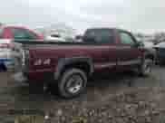 2000 Chevrolet Silverado 2500 z VIN 1GCGK24U1YE265476, wystawiony jako Copart lot #85861104 z przebiegiem 235 862 mil mil oraz Czysty tytuł • Clean title. Historia ofert i sprzedaży dostępna na DreamBid. Obrazek 3.