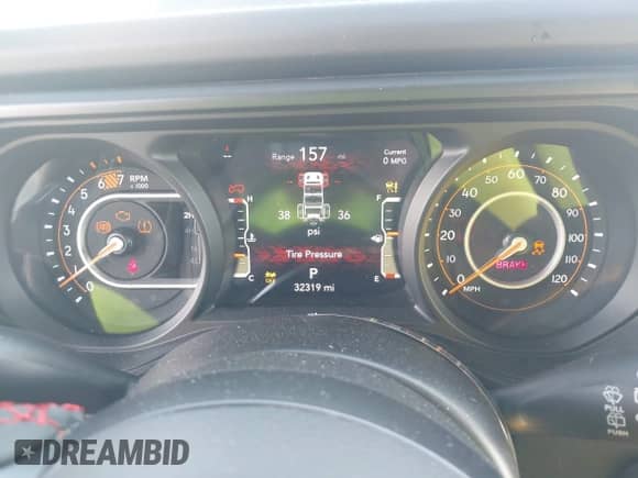 2024 Jeep Wrangler Rubicon z VIN 1C4PJXFG0RW271322, wystawiony jako IAAI lot #42736647 z przebiegiem 32 319 mil mil oraz . Historia ofert i sprzedaży dostępna na DreamBid. Obrazek 7.