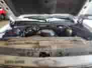 2015 Chevrolet Silverado 2500HD Work Truck z VIN 1GC1KUEG7FF649263, wystawiony jako Copart lot #44401835 z przebiegiem 184 654 mil mil oraz Szkoda całkowita • Salvage title. Historia ofert i sprzedaży dostępna na DreamBid. Obrazek 12.