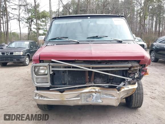 1985 Chevrolet Chevy Van z VIN 1GBEG25H1F7142616, wystawiony jako IAAI lot #41606567 z przebiegiem 19 168 mil mil oraz . Historia ofert i sprzedaży dostępna na DreamBid. Obrazek 12.