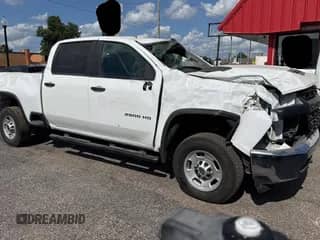 2022 Chevrolet Silverado 2500HD Work Truck z VIN 1GC4YLE77NF188182, wystawiony jako Copart lot #67854195 z przebiegiem 60 514 mil mil oraz Czysty tytuł • Clean title. Historia ofert i sprzedaży dostępna na DreamBid. Obrazek 1.